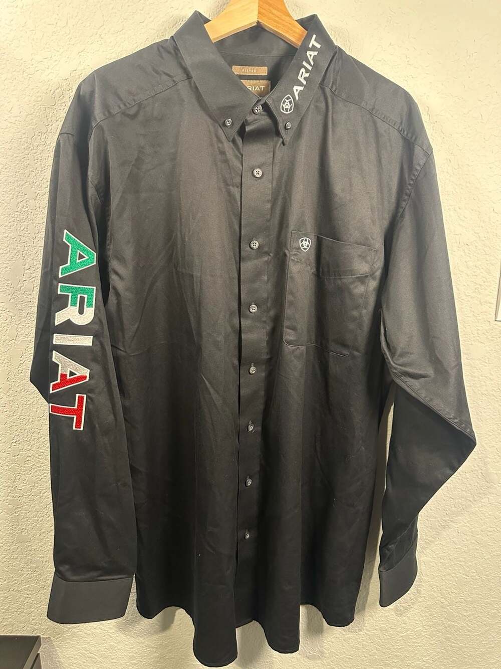 Ariat Fitted Long Sleeve Button Down Shirt Black XXL